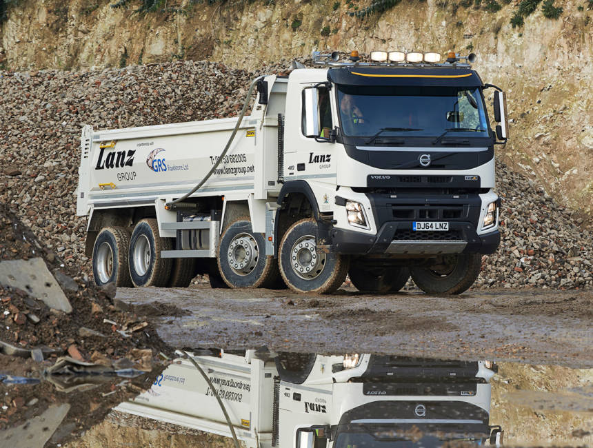 TIPPER VEHICLE